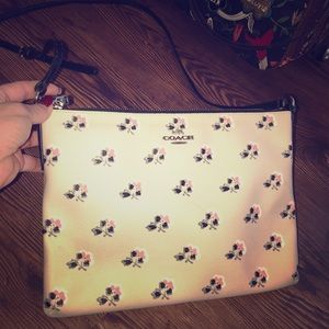 Coach purse, like new.